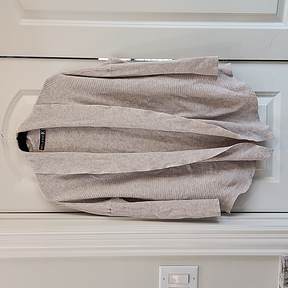 Melanie K sweater - Picture 1 of 4